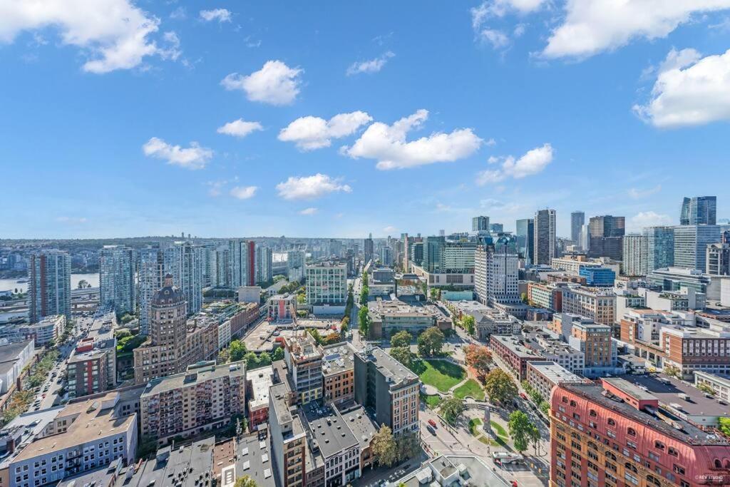 Skyview, 40Th Floor! 2Br Condo In Downtown Vancouver Exterior foto